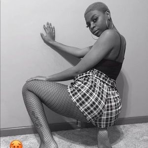 Meet your Posher, Takia